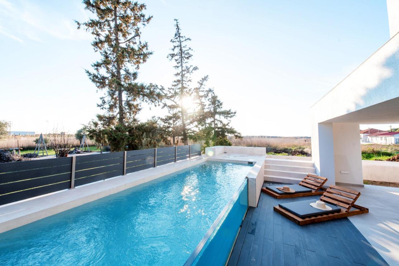 Serene Seafront Villas Nea Iraklia Exterior photo